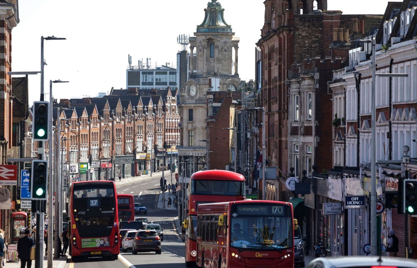Explore St John's Hill SW11 A to Z Guide